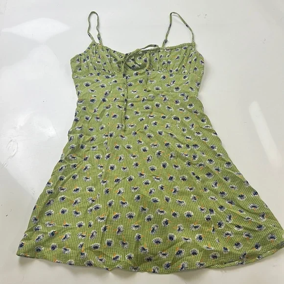 urban outfitters green dress with flowers Dress Casual Short By Urban Outfitters In Green, Size:L – Clothes Mentor  Mayfield Heights OH